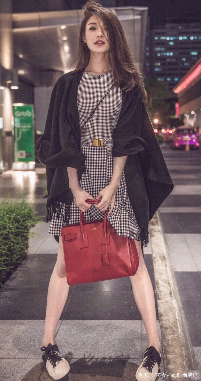 橘色卫衣配什么裤子最好 732ce44e23c84c7cb30eb965726a9637.jpeg