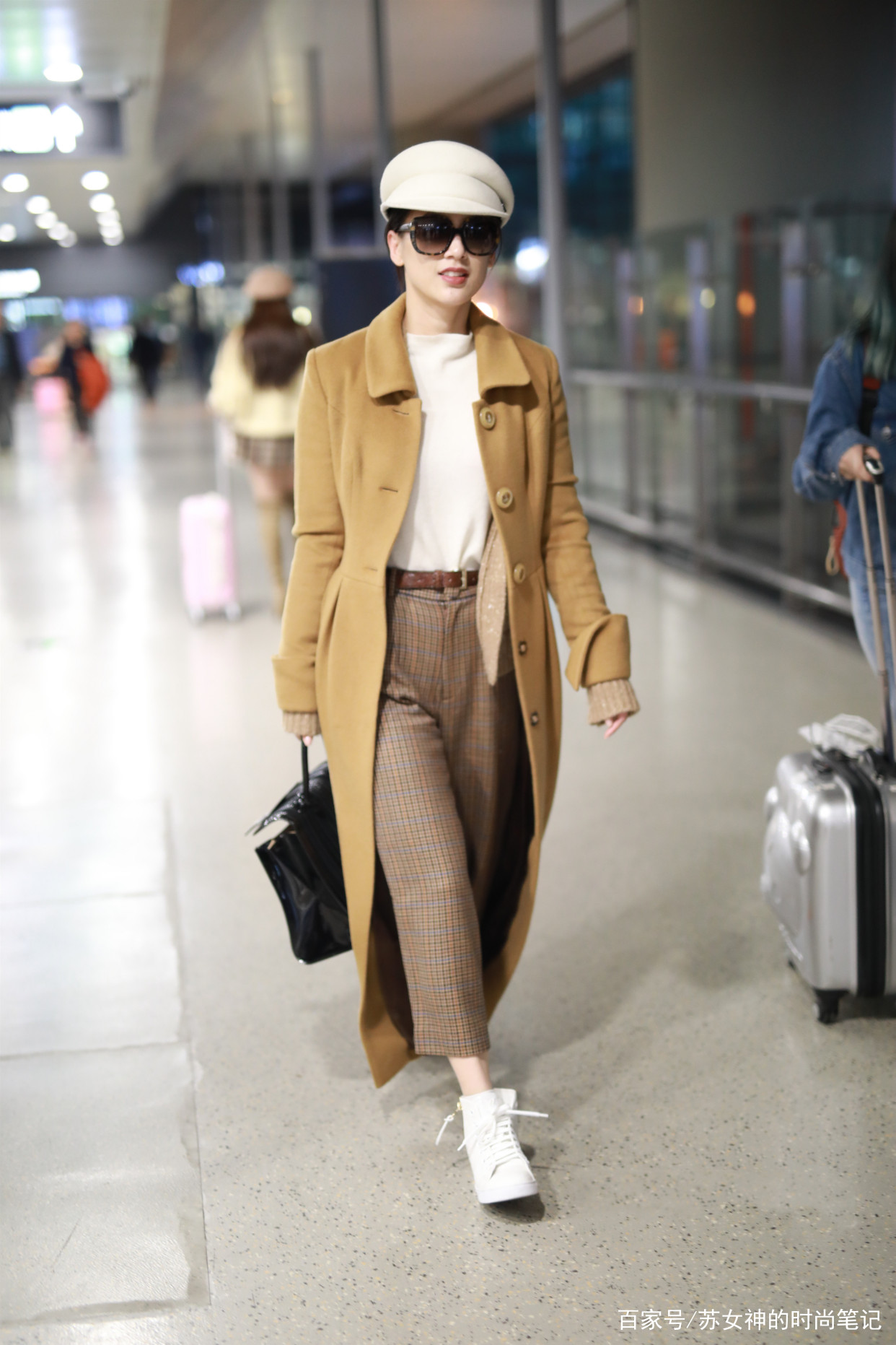 身材|早夏裤子不必多买，有这4条就够了，高级又时髦，明星穿上美翻了