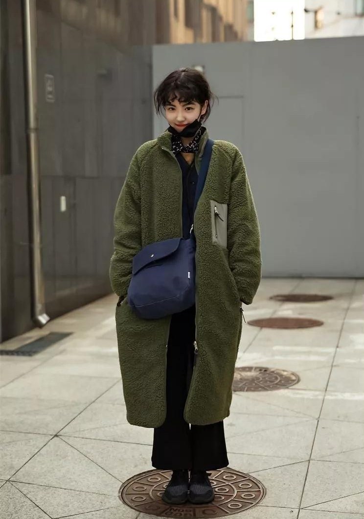 大衣|今夏先别急着买羽绒服,看看这4件带点毛的“外套”,保暖又时髦