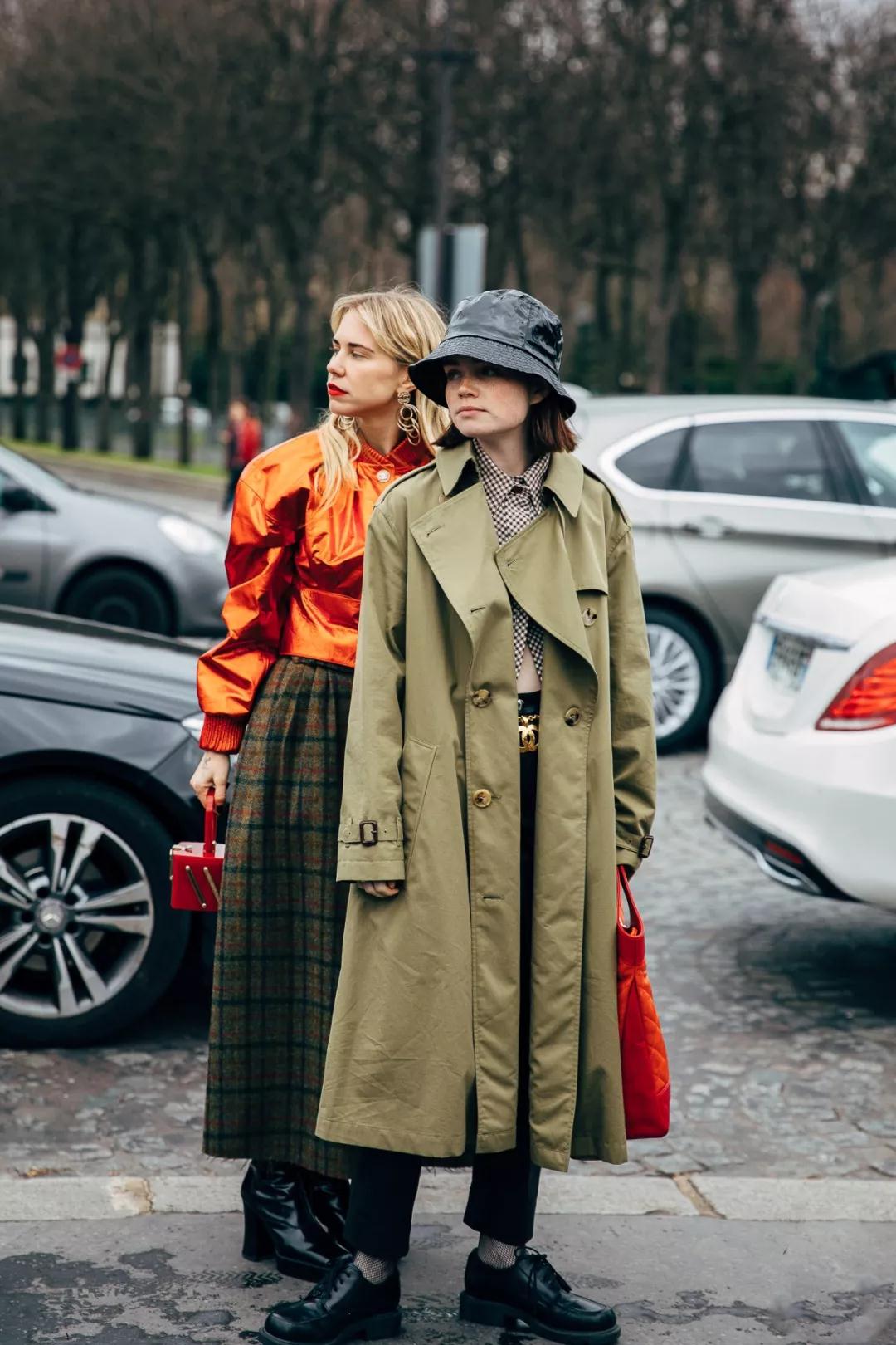 新潮|夏季如何穿的出彩？试试“大衣+帽子”的搭配，时髦新潮一手抓！