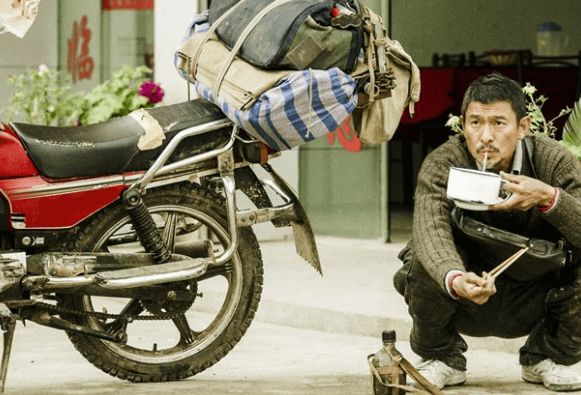 原创失孤原型郭刚堂找到儿子刘德华录视频送祝福导演激动落泪