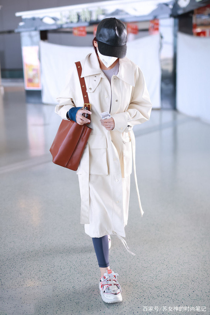 衬衣|女人过了三十岁，最好别卫衣配牛仔裤，学张馨予的6套穿法，超美