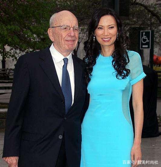 克洛伊|邓文迪大女儿发胖不自控，从小混迹名媛圈，和众明星合照站C位