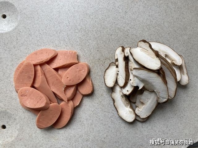 初中生|家有初中生，点名要吃这早餐，简单炒一炒就上桌，五分钟就光盘