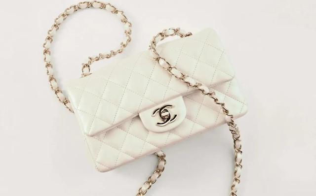 香奈儿包包2021春夏系列手袋上线，身价69亿的公主都被种草