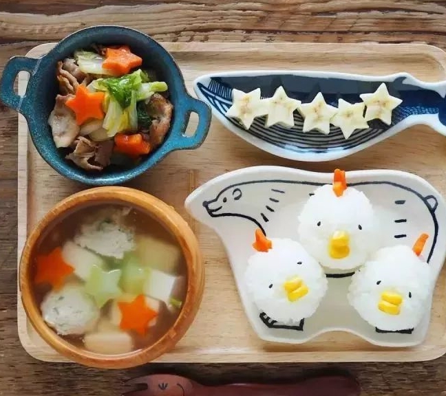 饭团子|日本一妈妈给孩子准备的早餐走红朋友圈,网友:吃得是“仪式感”