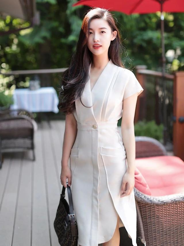 职场|两套让你瞬间气场全开的连衣裙，干净利落，做职场气质女神。