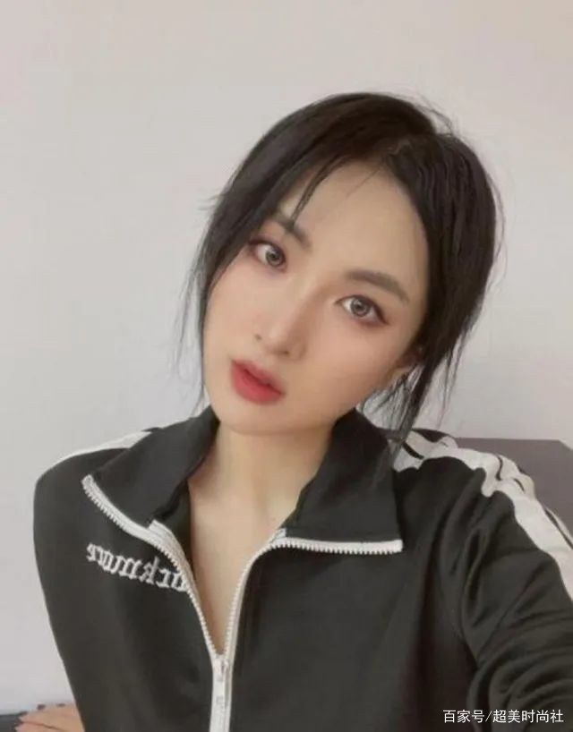 身材|千金姚安娜曝时尚大片，穿胶衣舞鞋秀身材，妆容显老不像22岁