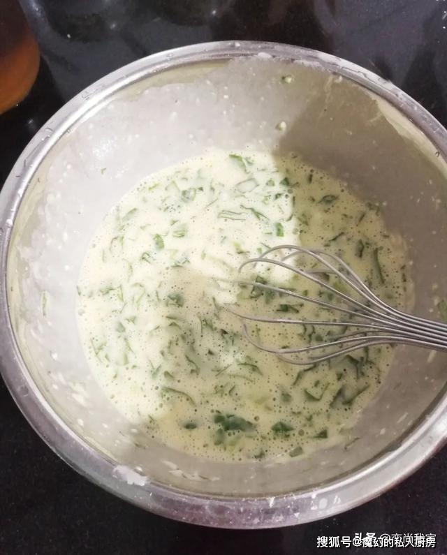 蔬菜|不用揉面和发面的蔬菜鸡蛋饼，早餐花10多分钟就做一大盘