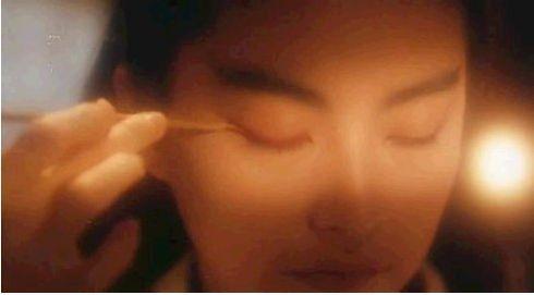 赵薇|女星古装描眉画目，赵薇动作轻柔很美艳，袁姗姗好似脸上作画！