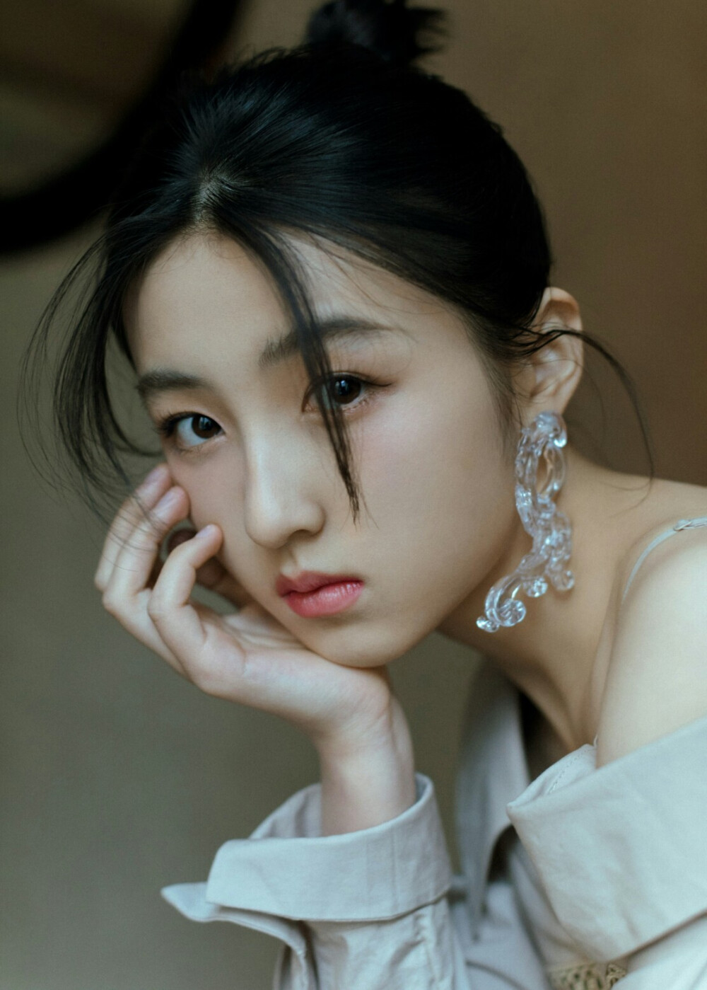眼睛|眼睛不大但很美的女明星，我只服这3位！笑起来太迷人了