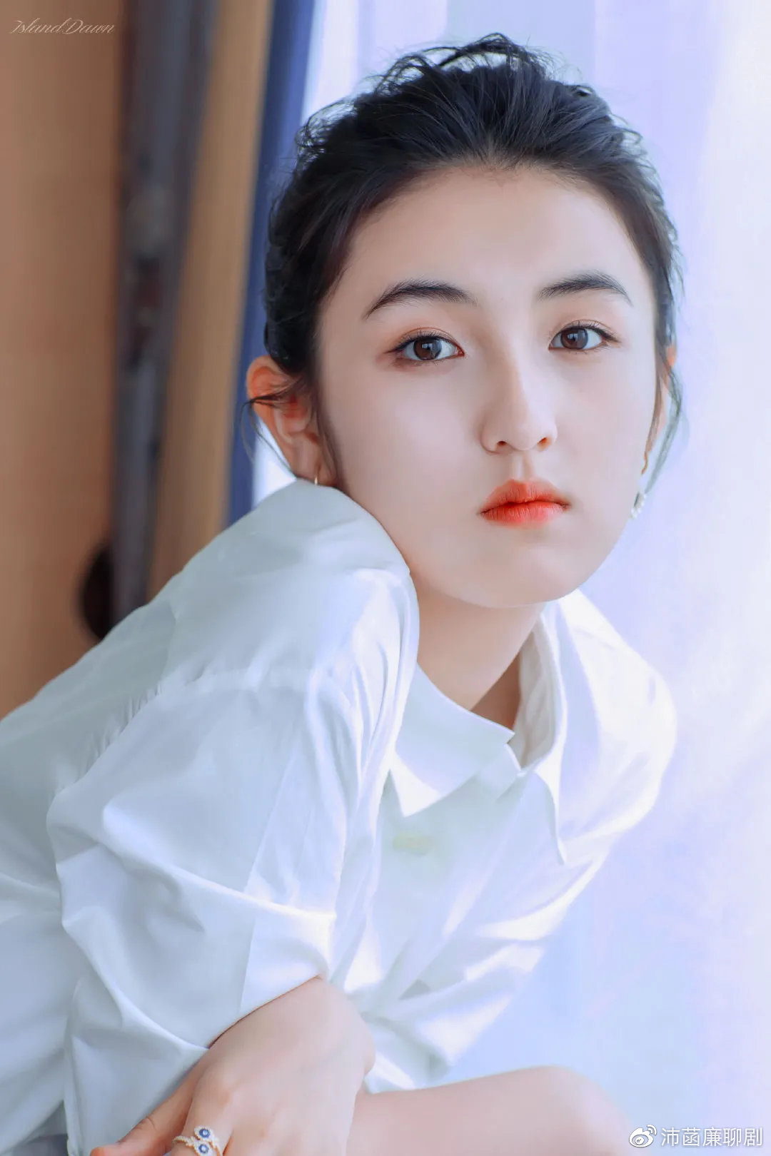 眼睛|眼睛不大但很美的女明星，我只服这3位！笑起来太迷人了
