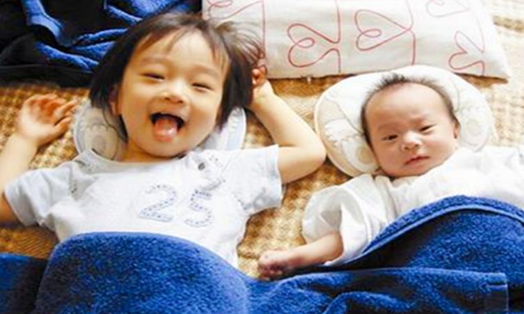 头胎|大宝和二宝相差几岁好？不想头胎和爸妈变“仇敌”，二胎就要慎重