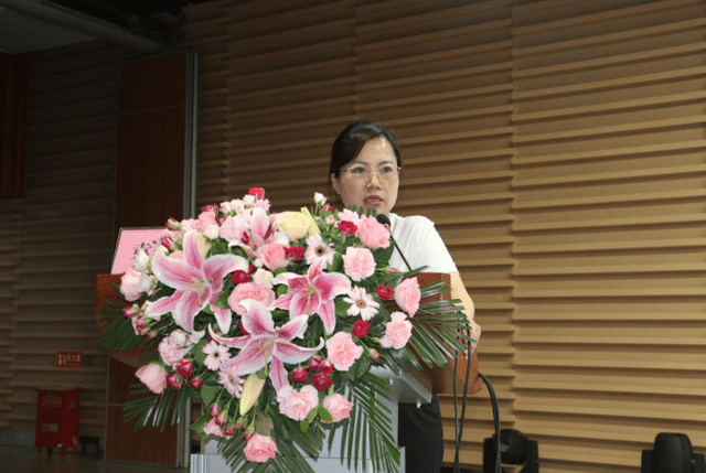 袁博副主任《子宫腺肌病的治疗决策及新技术分享》▲王利君副主任