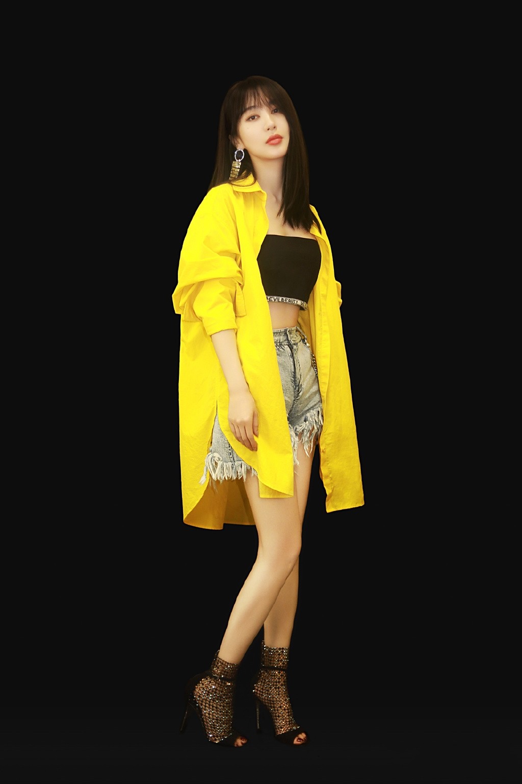 下半身|李菲儿的长腿真不是盖的,硬把上衣塞裤腰,穿平底鞋也显比例好