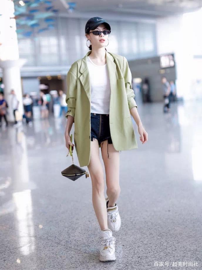 优衣库|女明星的平价穿搭不一般，100块的衣服也能穿出1000块的质感