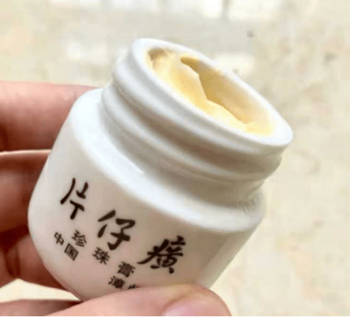 青素水|“输在包装”的几款护肤品，便宜又好用，家里的空瓶都堆成山了