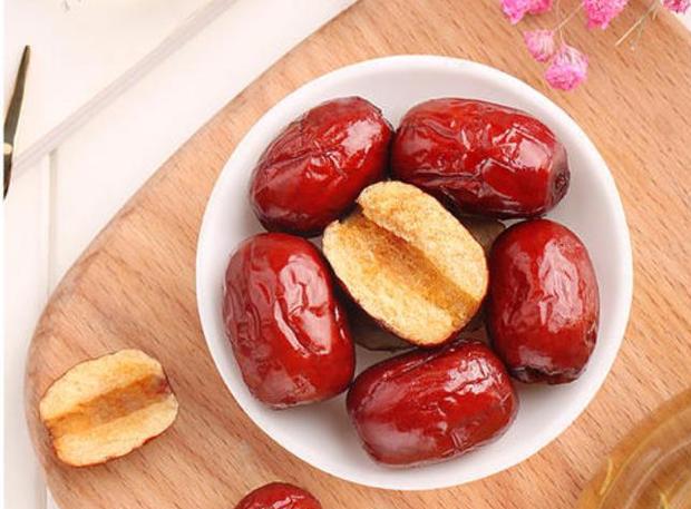 花糕|这5种零食让女生“相见恨晚”，好吃到吮指却很便宜，遇到多囤点