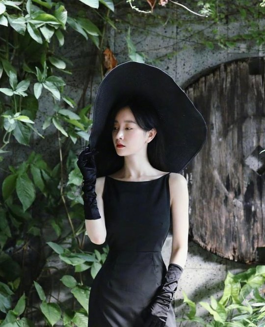 吊带|精致时尚的女人就该学学张檬！吊带穿搭清爽一夏，时髦又优雅？