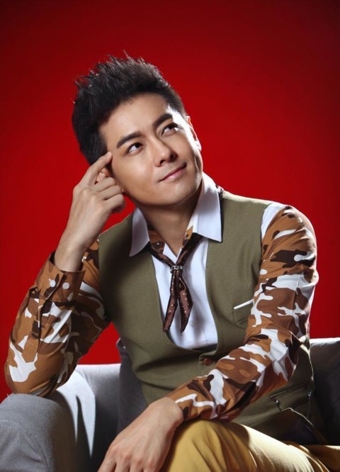 感觉|男人过了40岁，千万别把衬衫塞裤腰，瞧林志颖这样穿，太帅了？