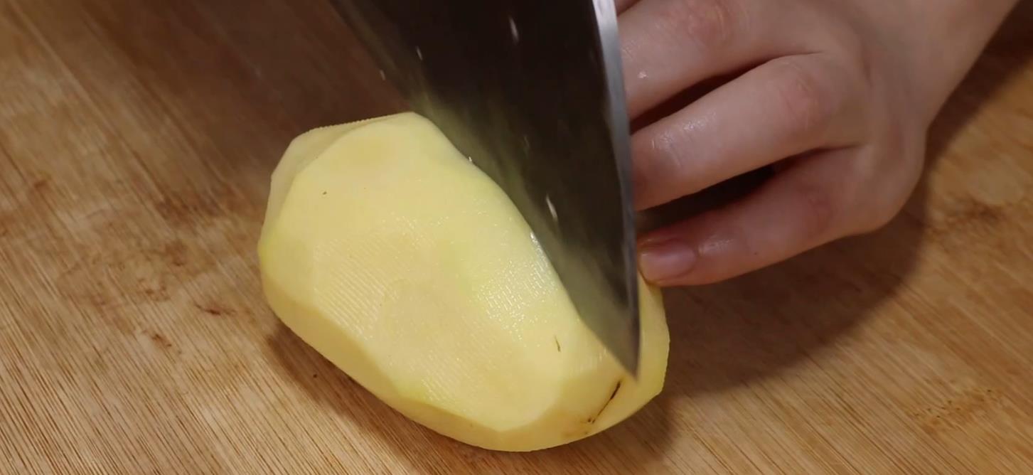 来客|土豆试试这样做，是我家来客必做的拿手菜，上桌就是一大硬菜