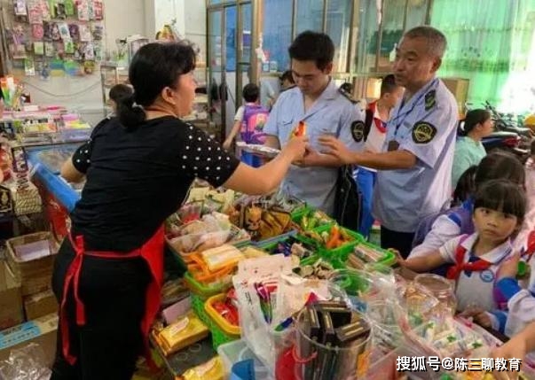 时代|教育部最新规定,中小学不得设置小卖部,学生的快乐要消失了