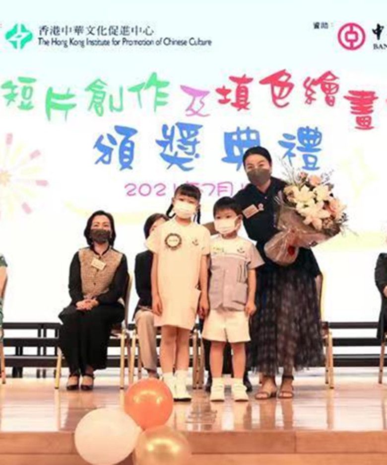 颜色|郭晶晶穿改良旗袍现身，胖的真实还有肚子，但整个人气质优雅