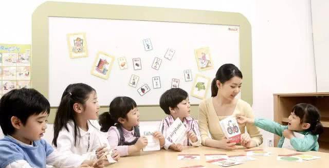 活动|幼儿园宝宝的午睡照片,看完你会发现有些衣服不适合孩子穿去学校