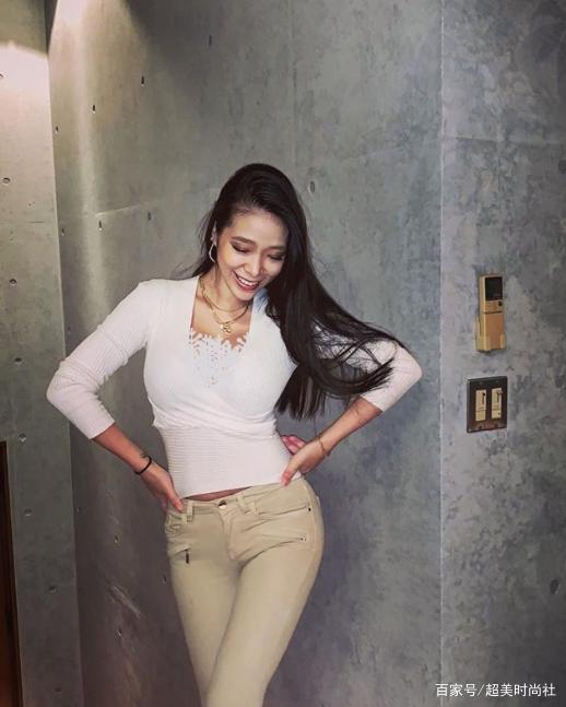 因为|日本辣妈带娃不耽误秀身材!爱穿短裤吊带裙,却被喷“不知羞耻”