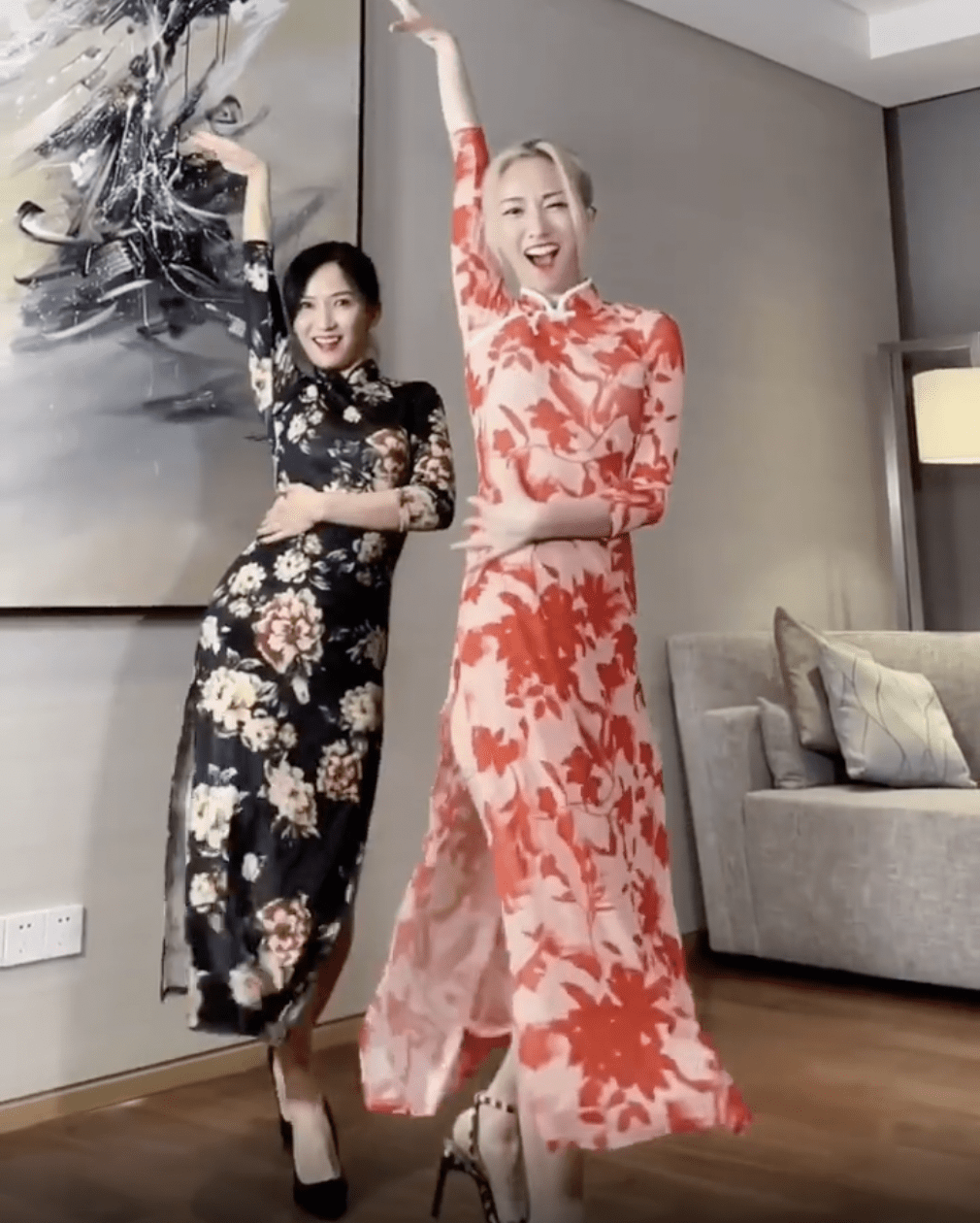 年龄段|祖孙三人同穿旗袍跳舞，孙女时髦妈妈气质，还是67岁外婆最有韵味