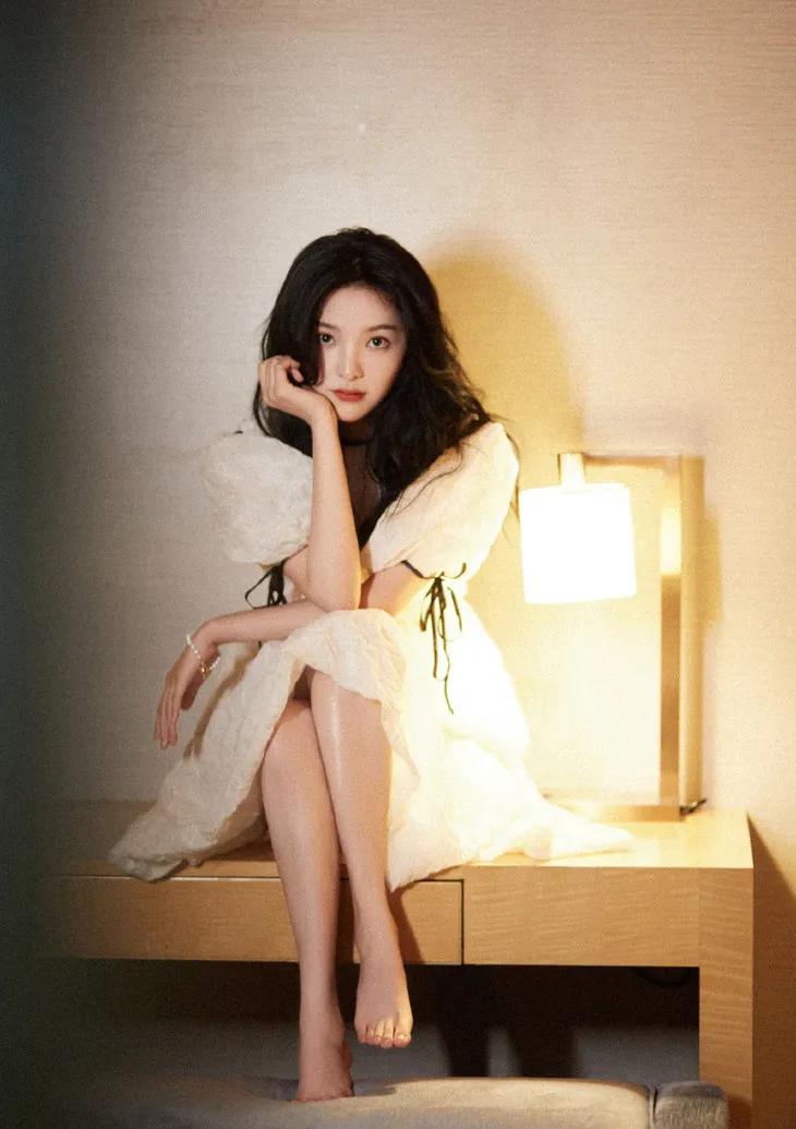 视觉|连衣裙不会挑? 学会这三招让你美得毫不费力!