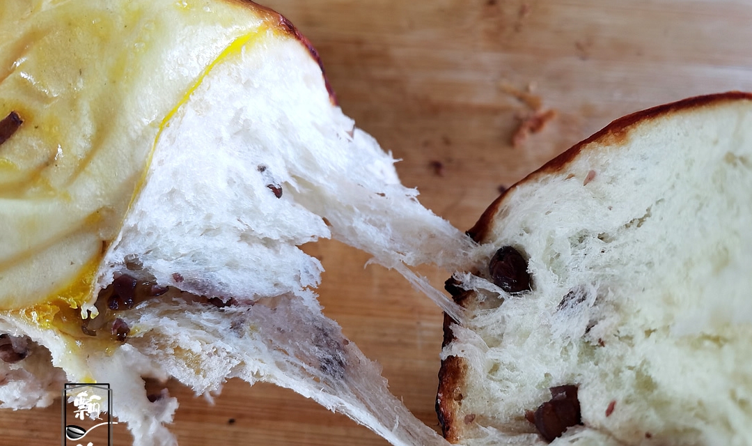 开火|面粉加红豆，早起电饭锅一蒸，比面包还好吃，做早餐特别棒