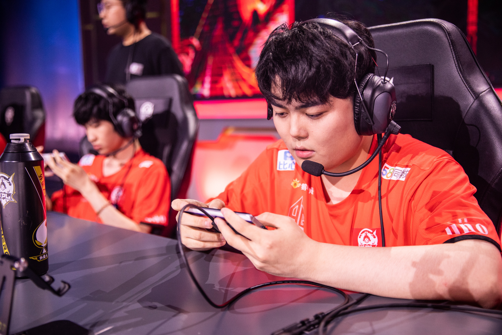 原创ag超玩会如今的体系,完全就是一个四不像,攻击与防守完全颠倒了