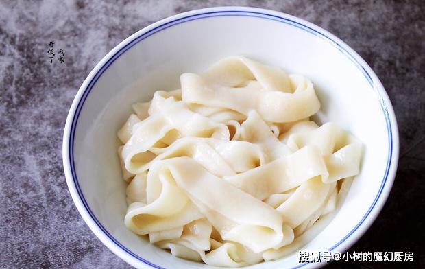 原创跟黄磊学做大碗宽面面劲道料又足好吃更好做一碗不过瘾