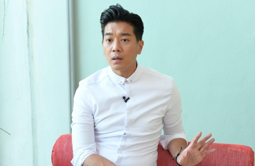 因为|恭喜！5亿驸马黎诺懿宣布爱妻怀孕19周，会让二胎用长子的旧物品