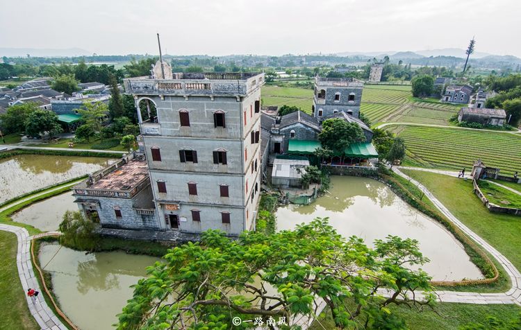 广东最美的乡村 建筑物像碉堡 如今游客如云 自力村