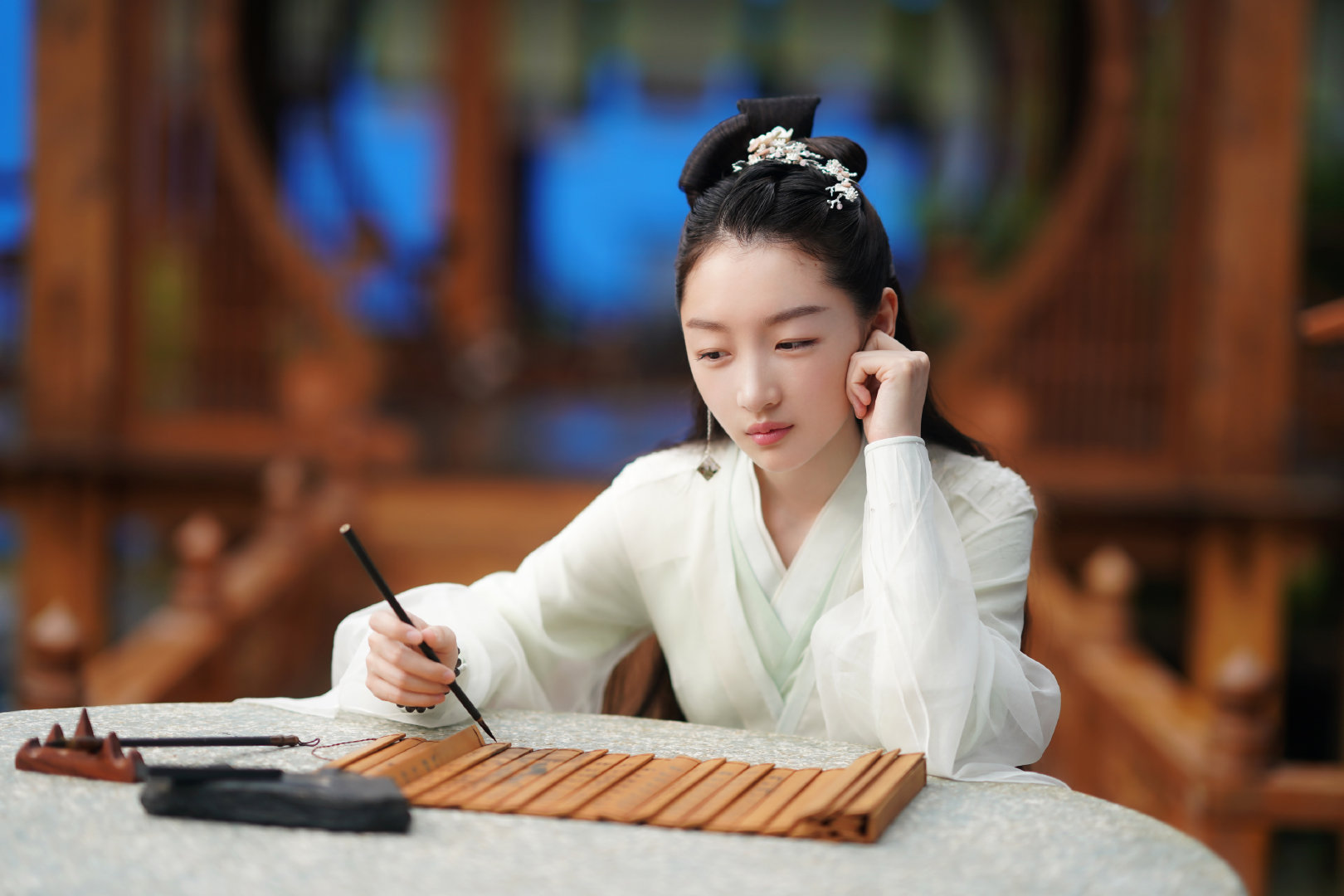 《千古玦尘》成为大"烂片",为何看后的观众叫"好"?_周冬雨