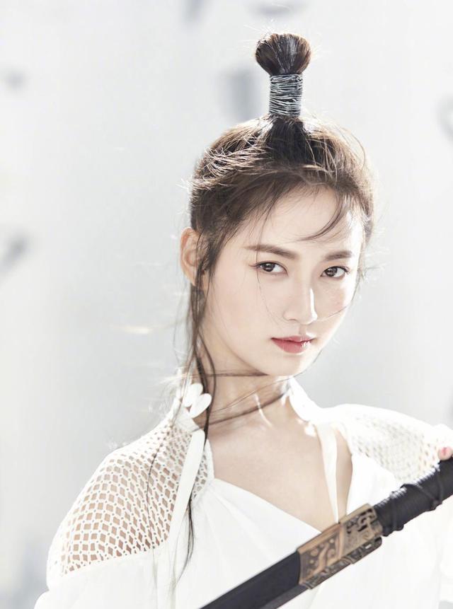 演技|《镜双城》杀青了，曾被预测会大火的陈钰琪，她的作品都扑了