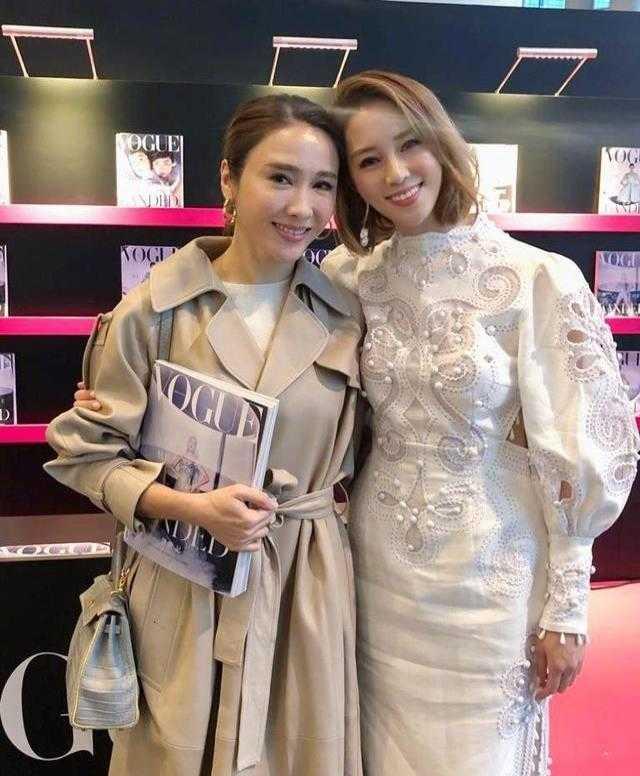 黎姿|黎姿果然是比张柏芝还美的女人，穿格子连衣裙，难掩贵妇气质
