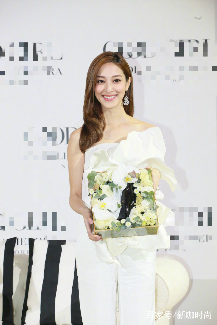 陈凯琳|45岁陈慧琳与27岁陈凯琳同框比美!相差了18岁,网友:完全没差别