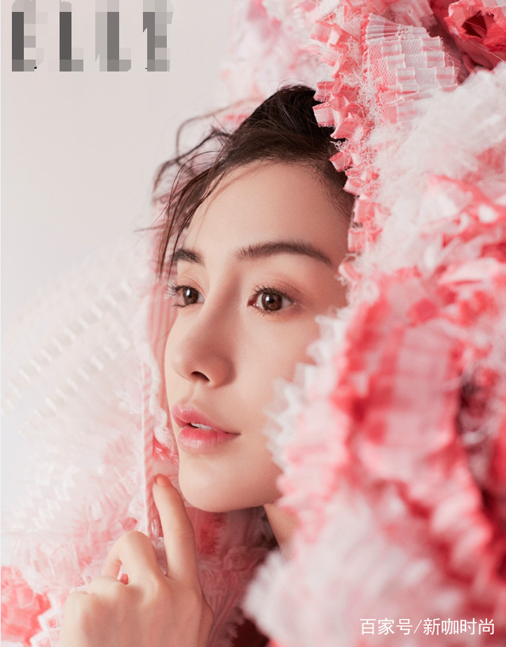 新造型|Baby真厉害啊，“俏皮西装裙”都可以驾驭，酷帅又甜美