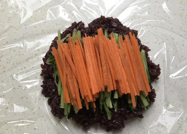 根据自身|早餐就爱这懒人餐,不煎不炸卷一卷营养又美味,只要早起十分钟