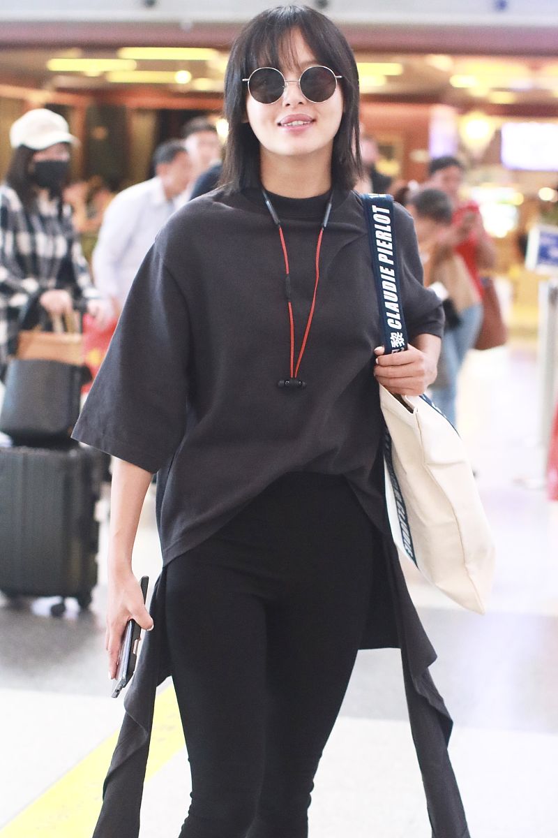 休闲风|当33岁辛芷蕾碰到32岁宋茜，终于明白气质的重要性了