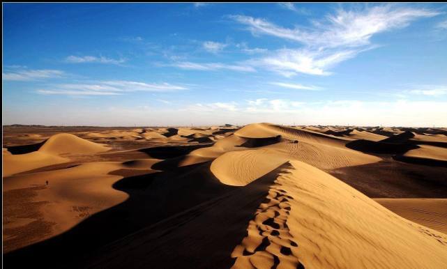 在沙漠里面迷路了，为什么不可以走直线呢？资深驴友是这么说的