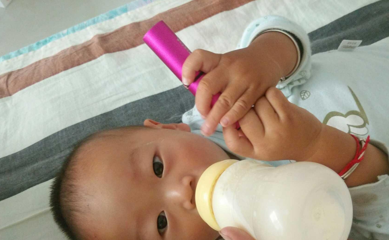 母乳不足奶粉来凑 如何进行科学混合喂养 宝妈需要了解两种方法 产后 萌宝妈亲子网