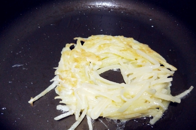 小勺|土豆丝别只会炒了,用来做早餐饼,比煎饺香,儿子天天吵着让我做