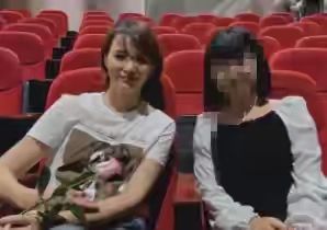 年岁|董卿再有气质，不修图脸凹凸不平也很真实，突然就觉得老了!