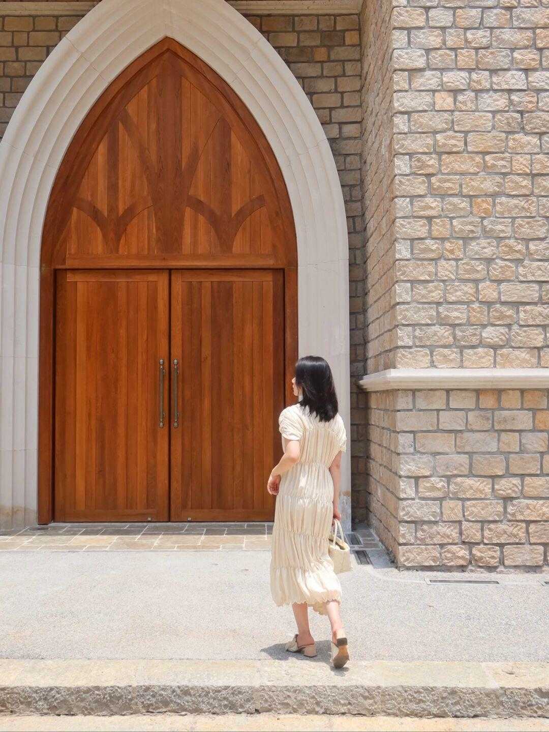展现|今夏,女神都在这么穿,印花上衣搭配牛仔裤简约利落,美如初恋