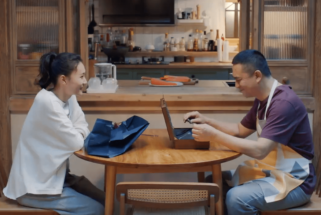 小咪|收视夺冠，张嘉益沙溢首度合作上演夺女大战，嬉笑怒骂间都是感动