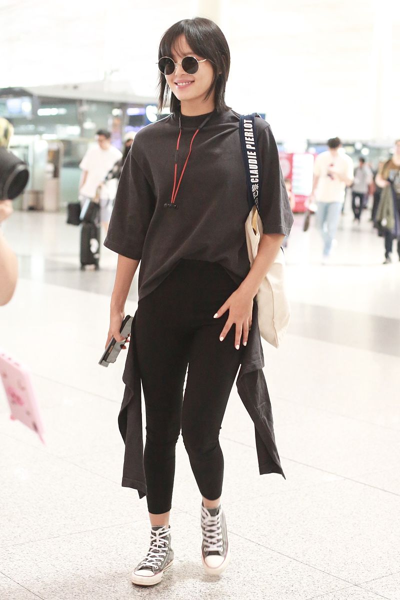 休闲风|当33岁辛芷蕾碰到32岁宋茜，终于明白气质的重要性了